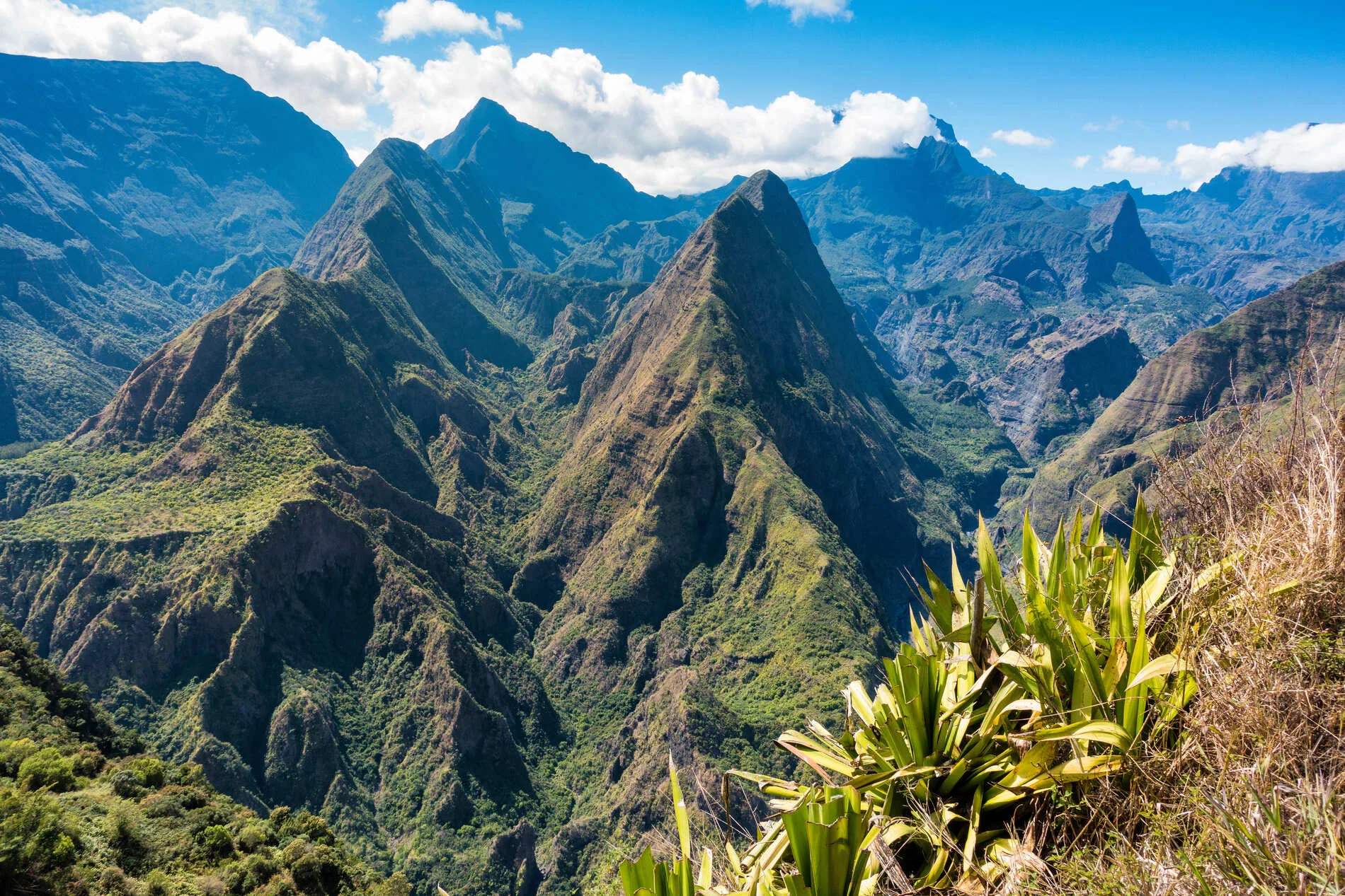 El majestuoso Cirque de Mafate en la Isla de la Reunión